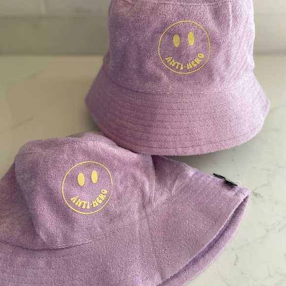 TAYLOR SWIFT ANTI HERO BUCKET HAT SMILEY FACE SWIFTIE HAND MADE TWEEN TEEN GIFT - Picture 2 of 7